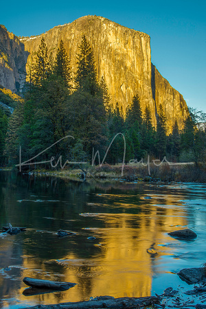 Yosemite_El Capiain_Reflection_in_Merced_River_in_Fall